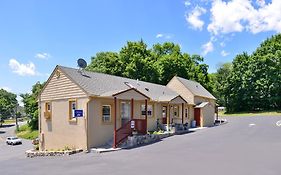 Golden Hill Inn-Danbury