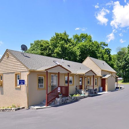 Golden Hill Inn-Danbury Exterior photo