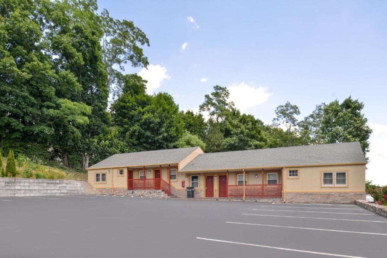 Golden Hill Inn-Danbury Exterior photo