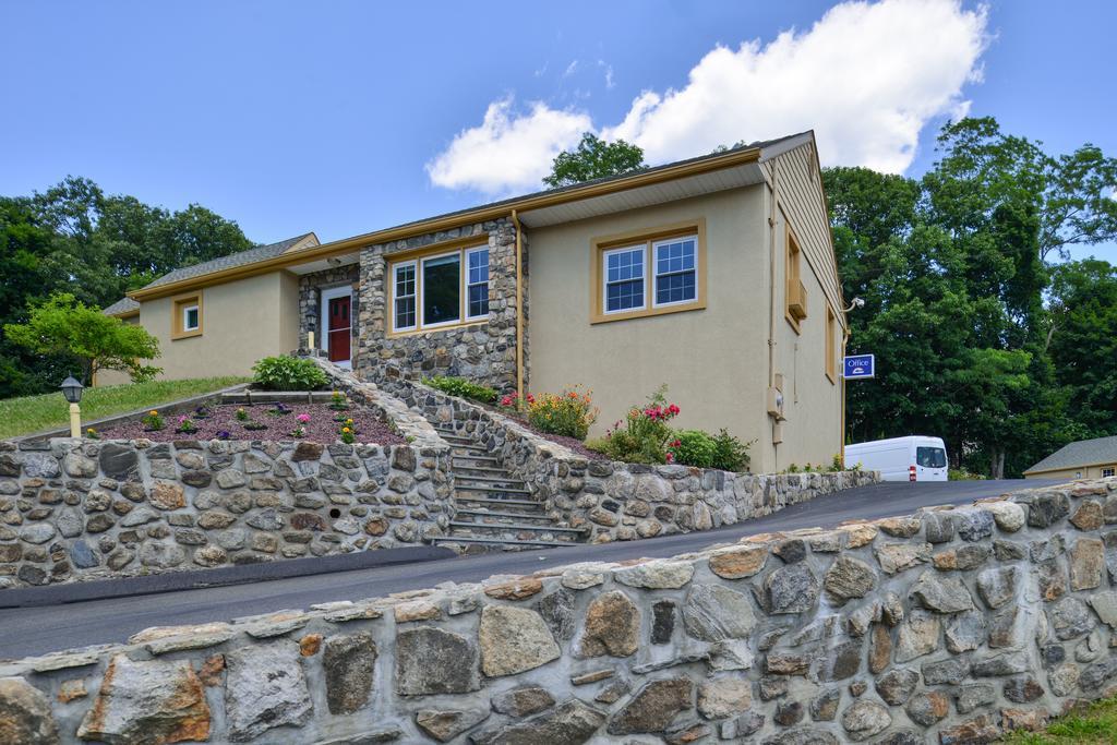 Golden Hill Inn-Danbury Exterior photo